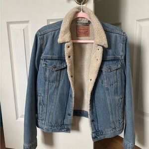 Levi's Light Blue Denim Jacket with Cream Sherpa Lining